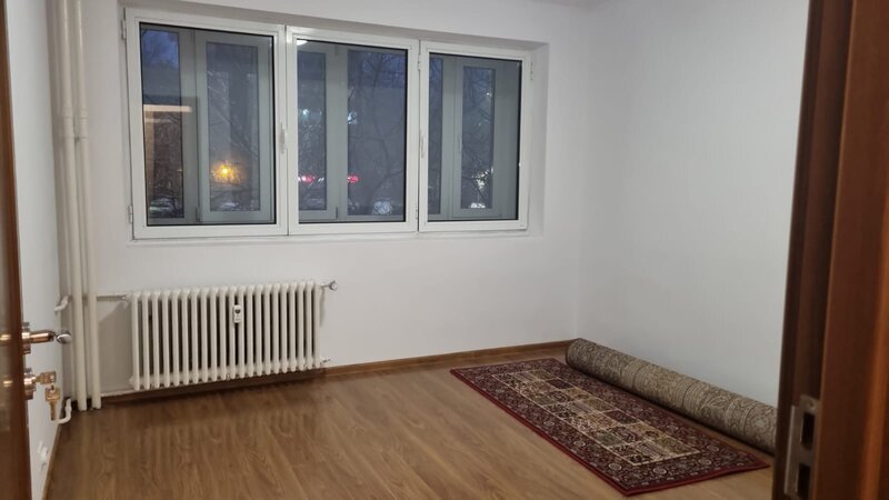 Unirii, bd. Cantemir stradal, 2 minute metrou